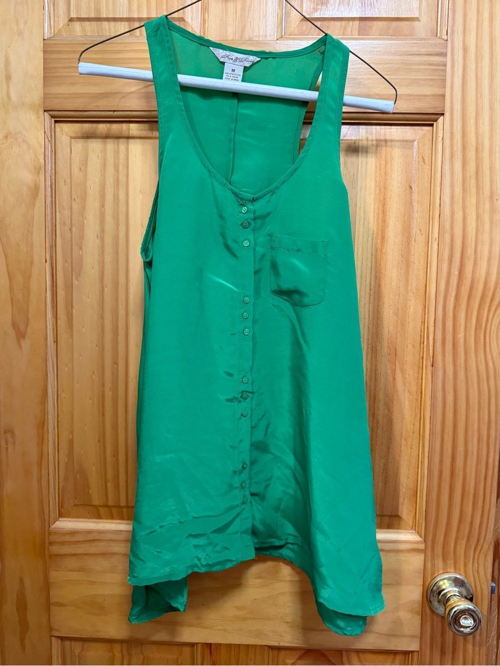 Fun & Flirt Green Button-Front Sleeveless Camisole junior’s size M